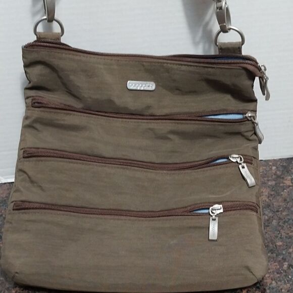 Baggalini Big Zipper Crossbody Bag...EUC - Picture 3 of 10